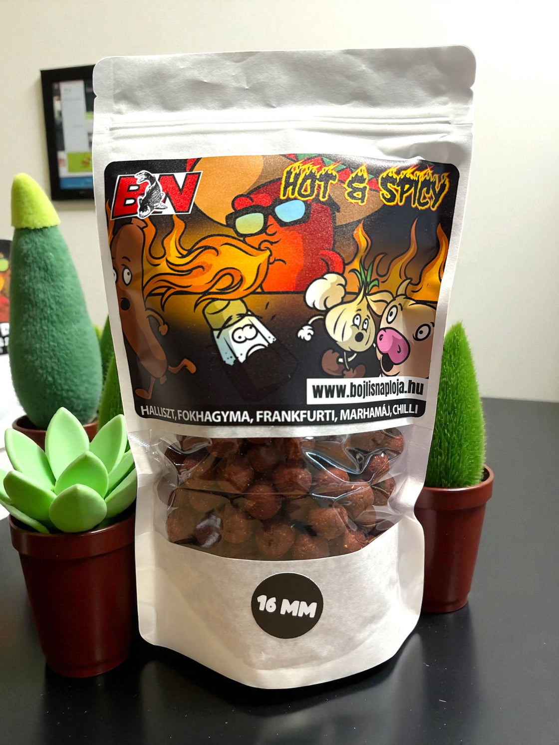 BOIL HOT &amp; SPICY